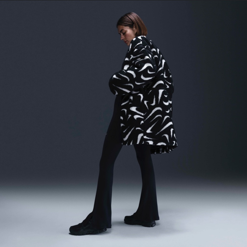 Nike Sportswear Women's Loose High-Pile Jacket - Picture 3 of 4